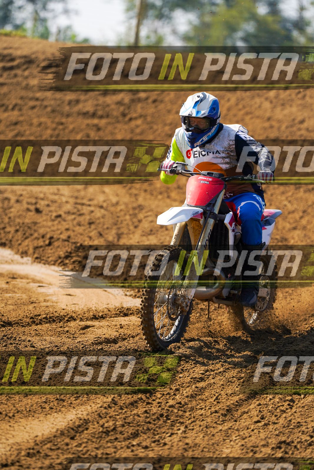 EICMA 20-09 11:00-12:00 · DOS02352