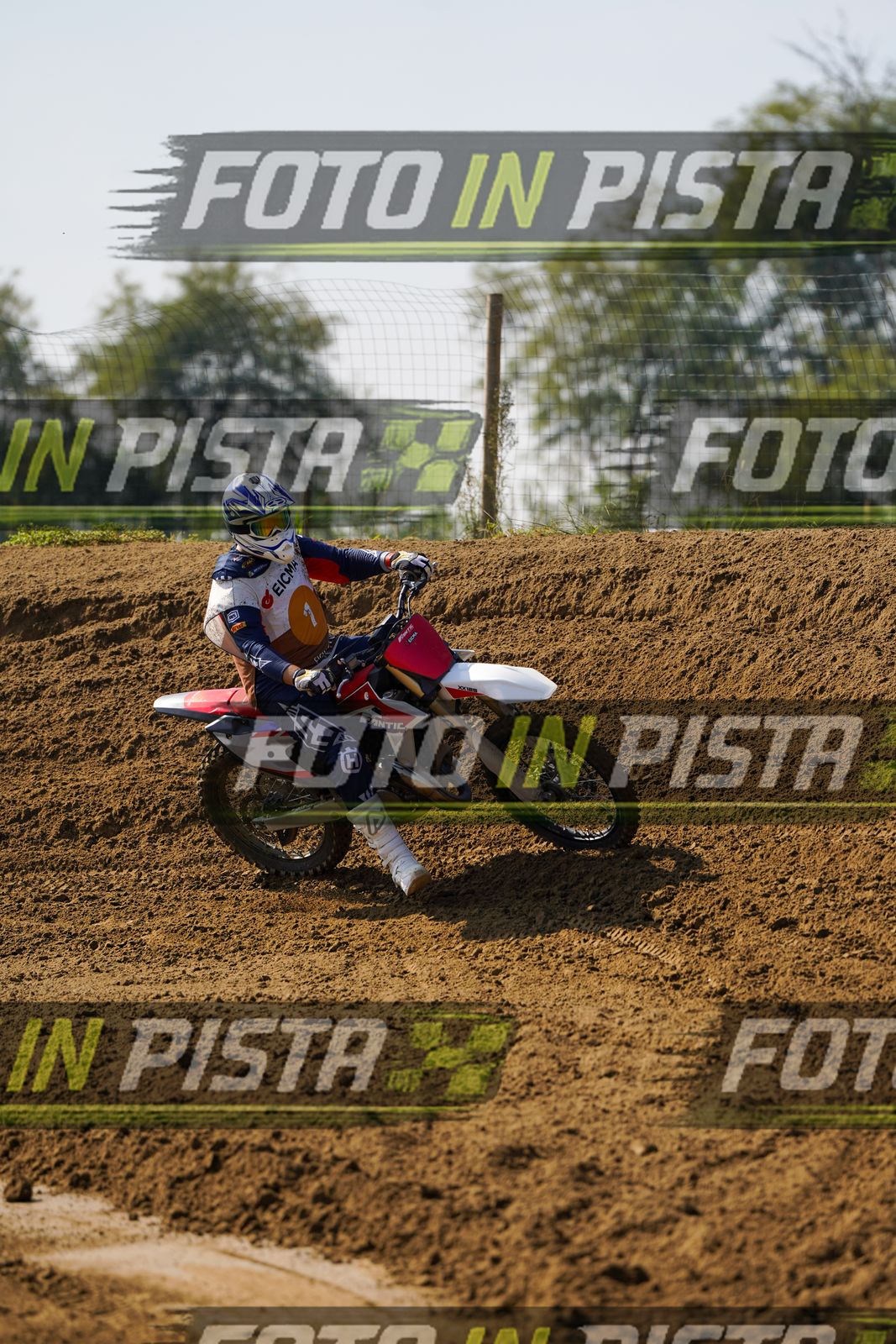 EICMA 20-09 11:00-12:00 · DOS02404