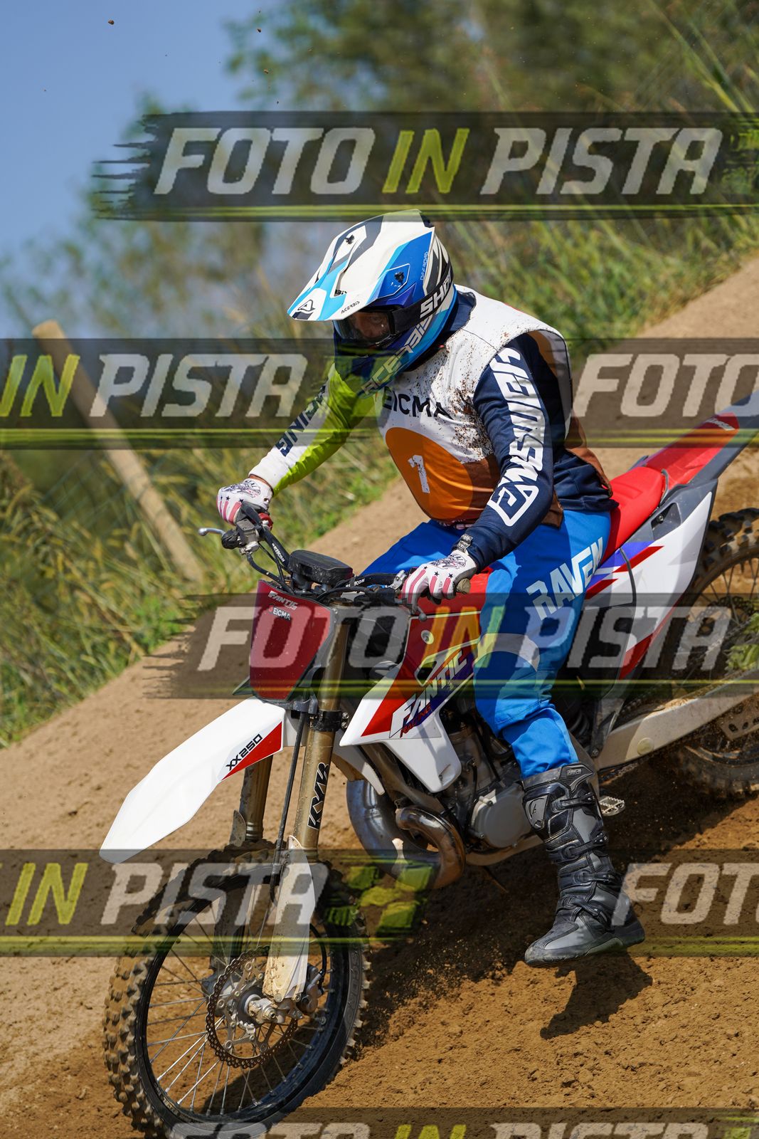 EICMA 20-09 11:00-12:00 · DOS02449