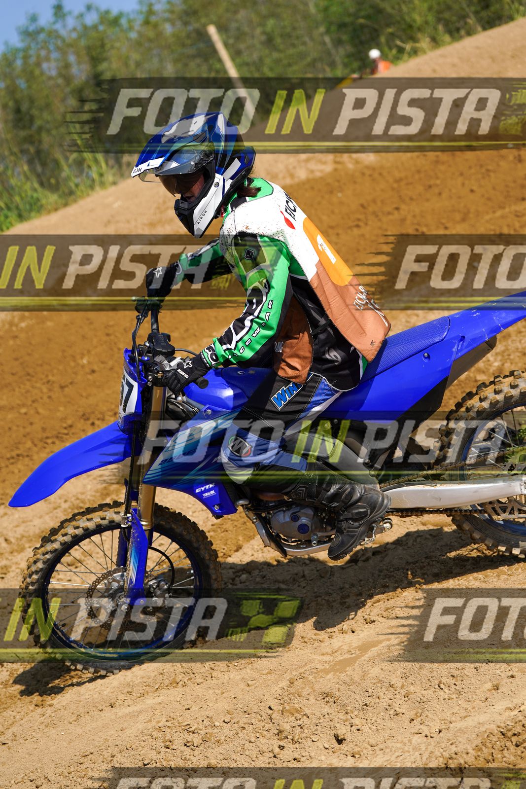 EICMA 20-09 11:00-12:00 · DOS02452