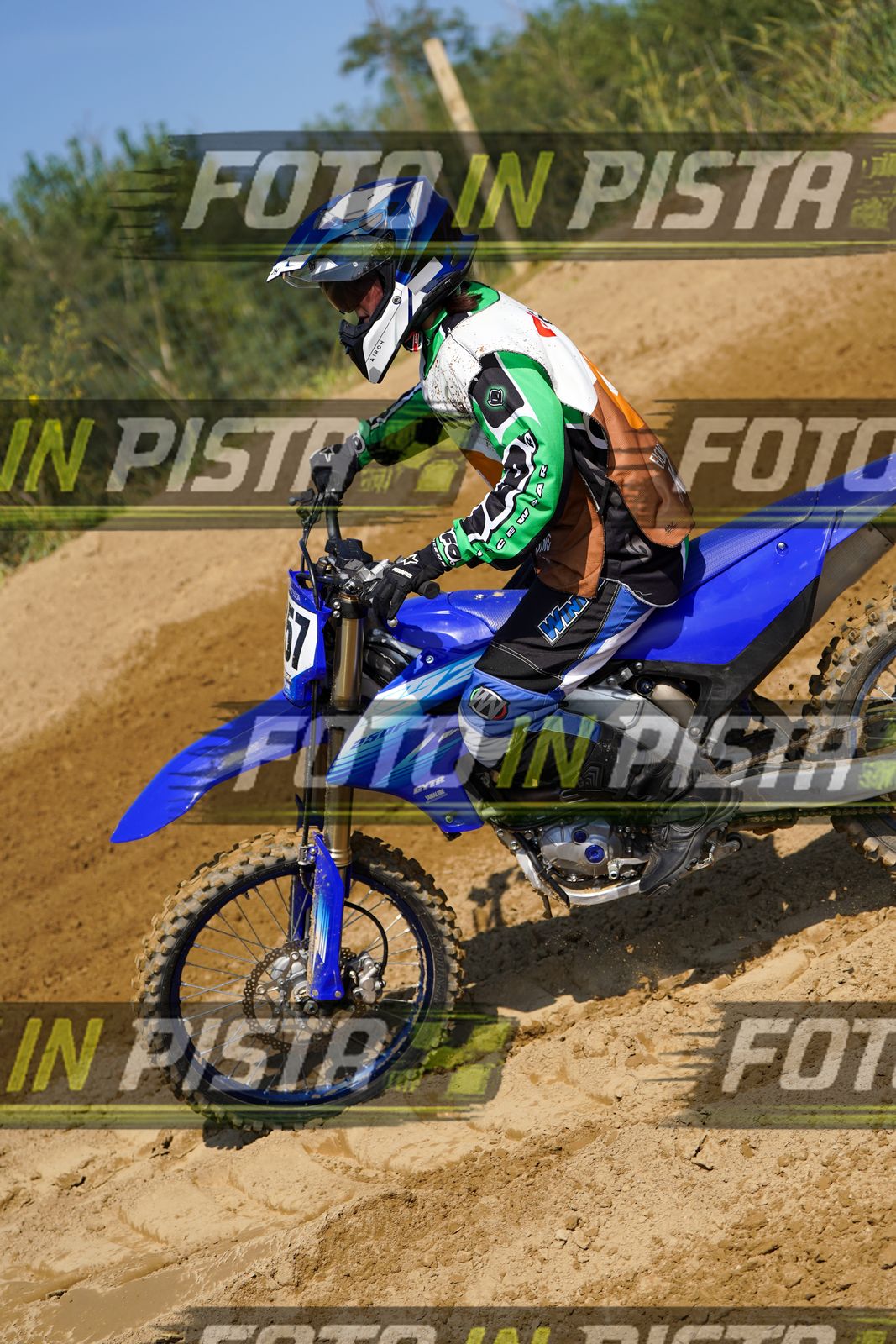 EICMA 20-09 11:00-12:00 · DOS02454