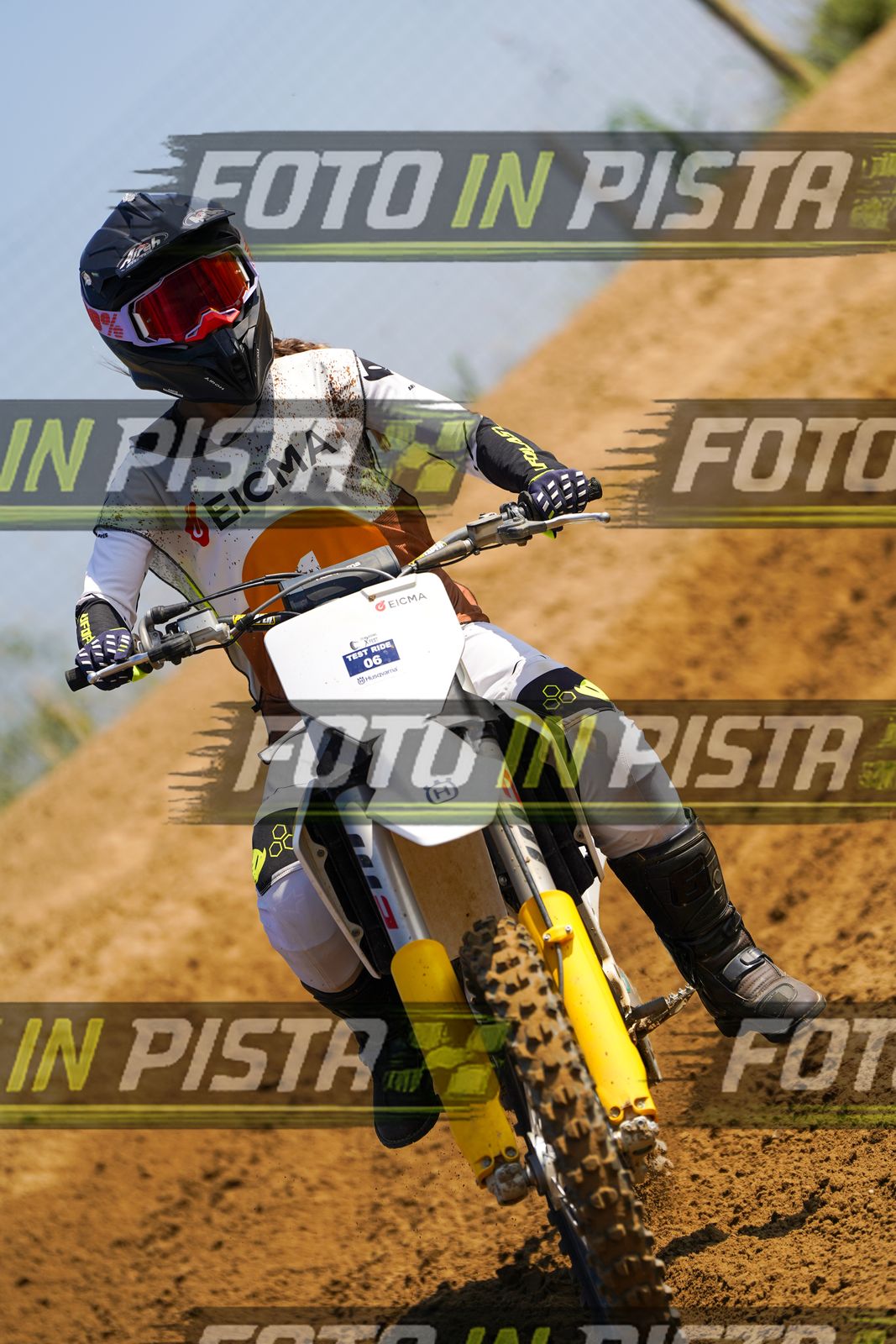 EICMA 20-09 11:00-12:00 · DOS02556