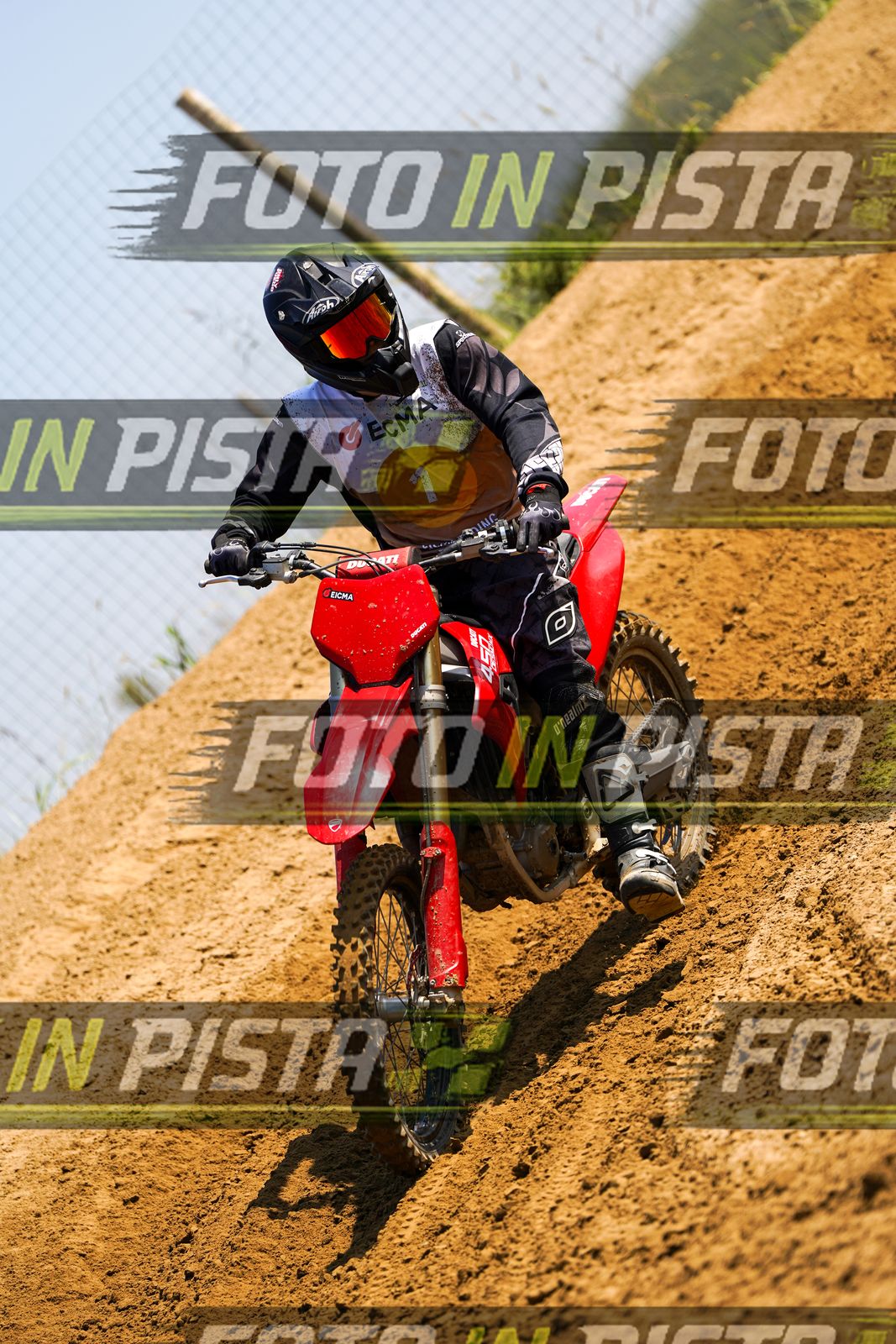 EICMA 20-09 11:00-12:00 · DOS02560