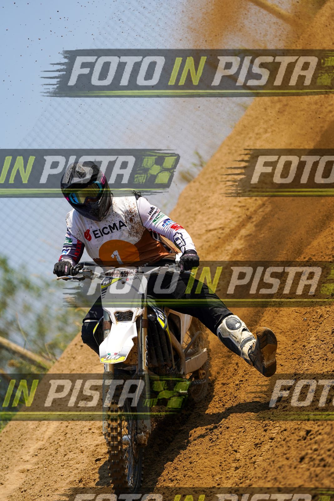 EICMA 20-09 11:00-12:00 · DOS02585