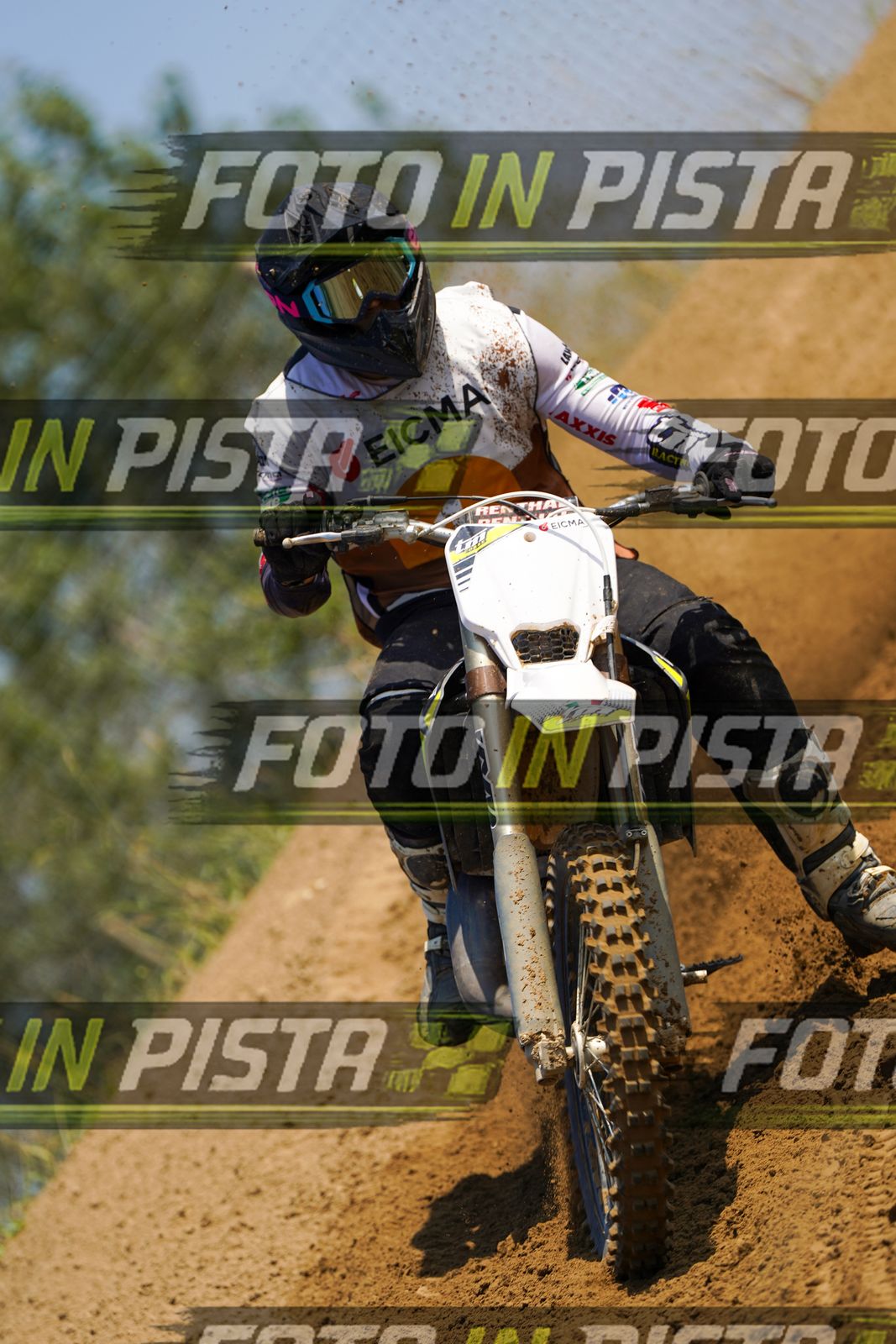 EICMA 20-09 11:00-12:00 · DOS02588