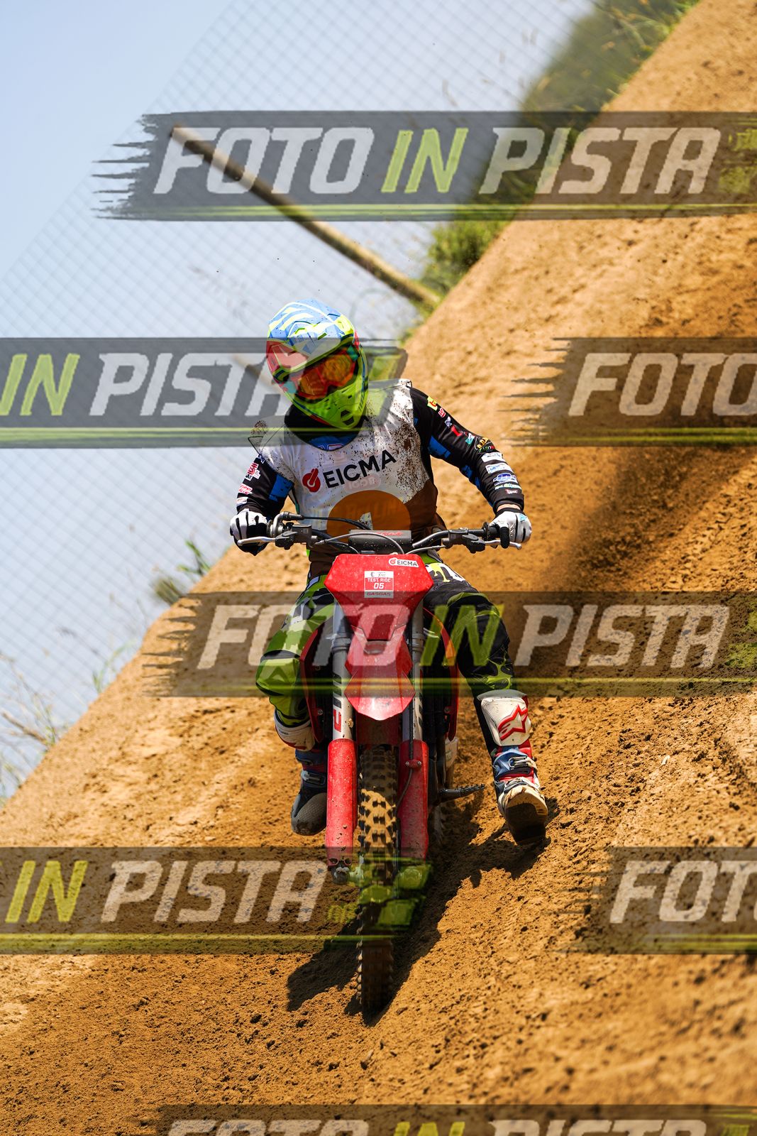 EICMA 20-09 11:00-12:00 · DOS02675