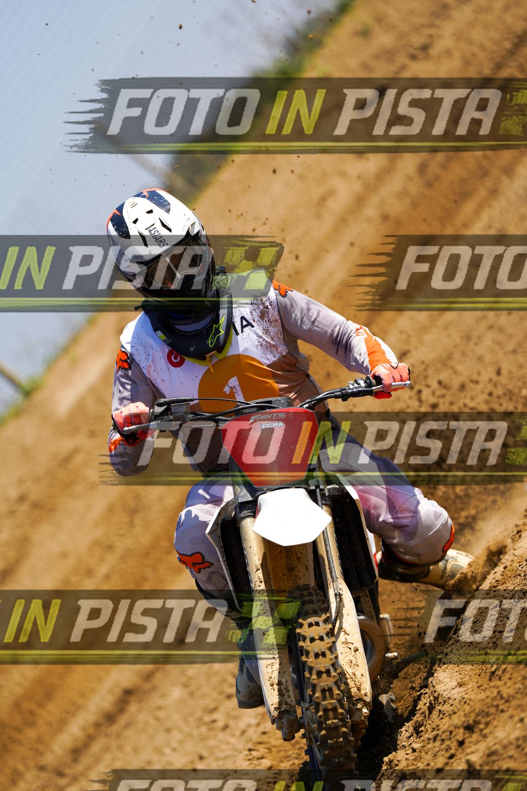 EICMA 20-09 12:00-13:00 · DOS03798