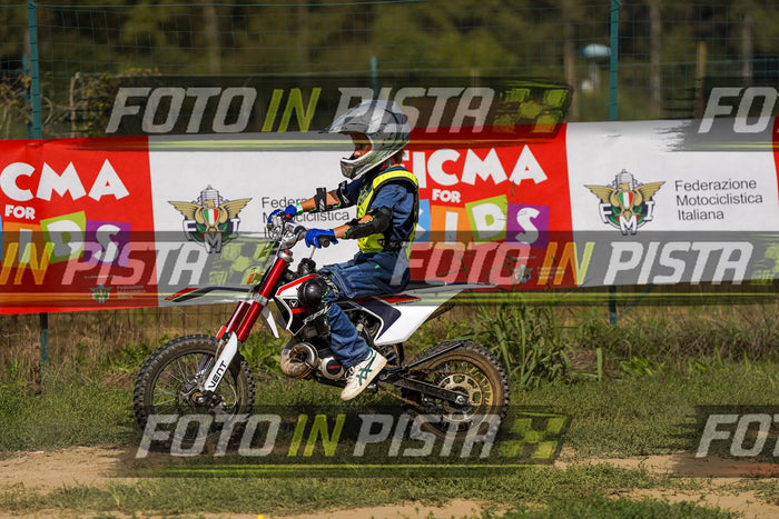 EICMA 20-09 15:00-16:00 · DOS04453