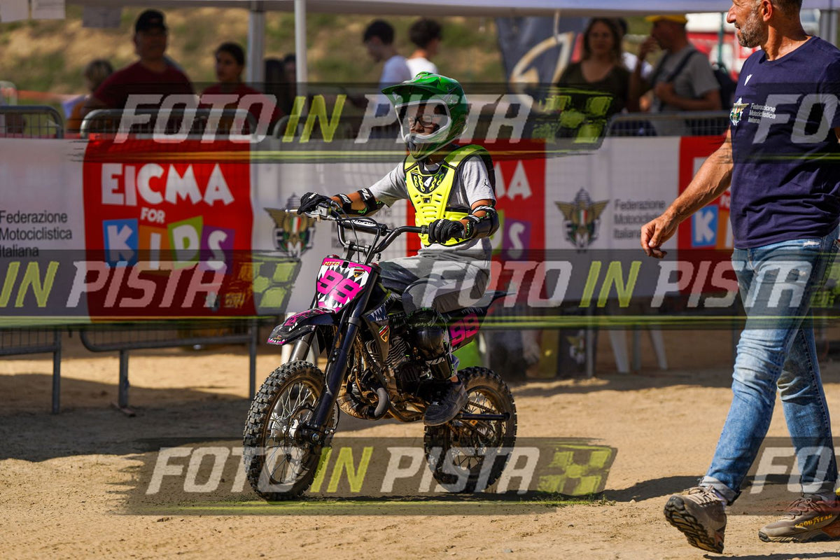 EICMA 20-09 15:00-16:00 · DOS04475