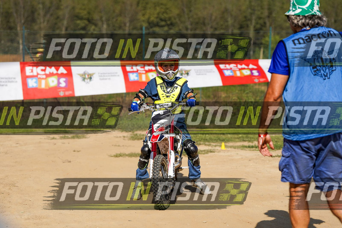 EICMA 20-09 15:00-16:00 · DOS04492