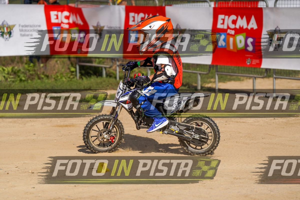 EICMA 20-09 15:00-16:00 · DOS04526
