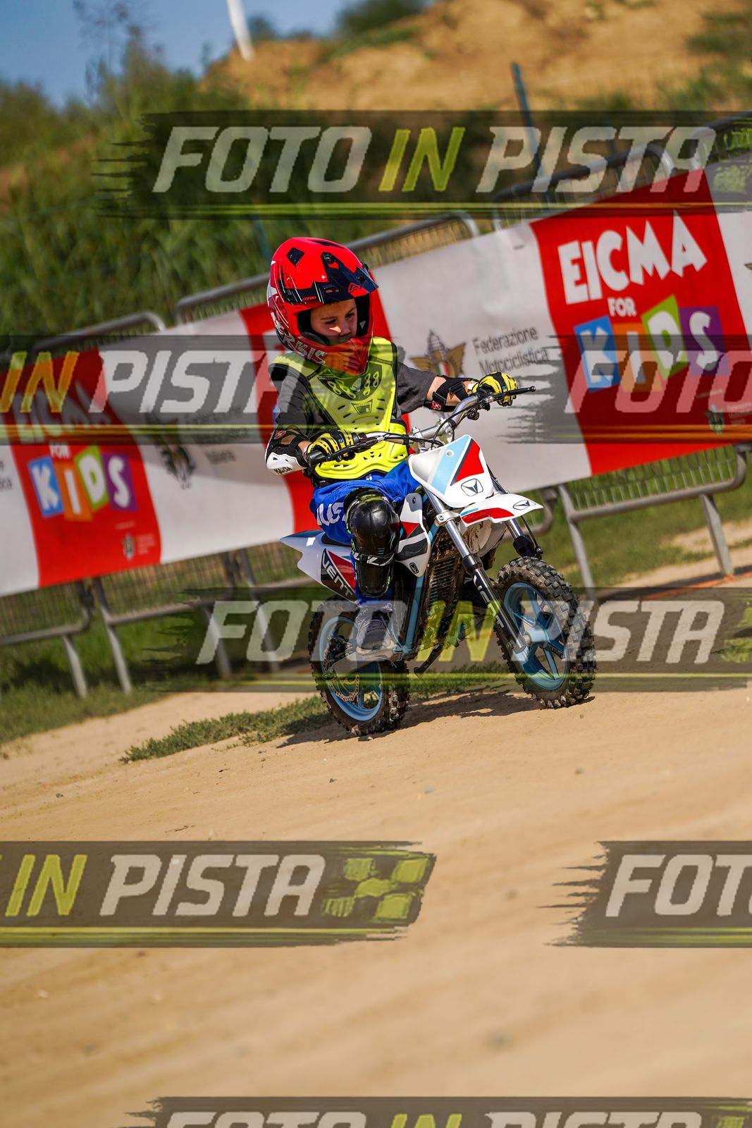 EICMA 20-09 15:00-16:00 · DOS04551