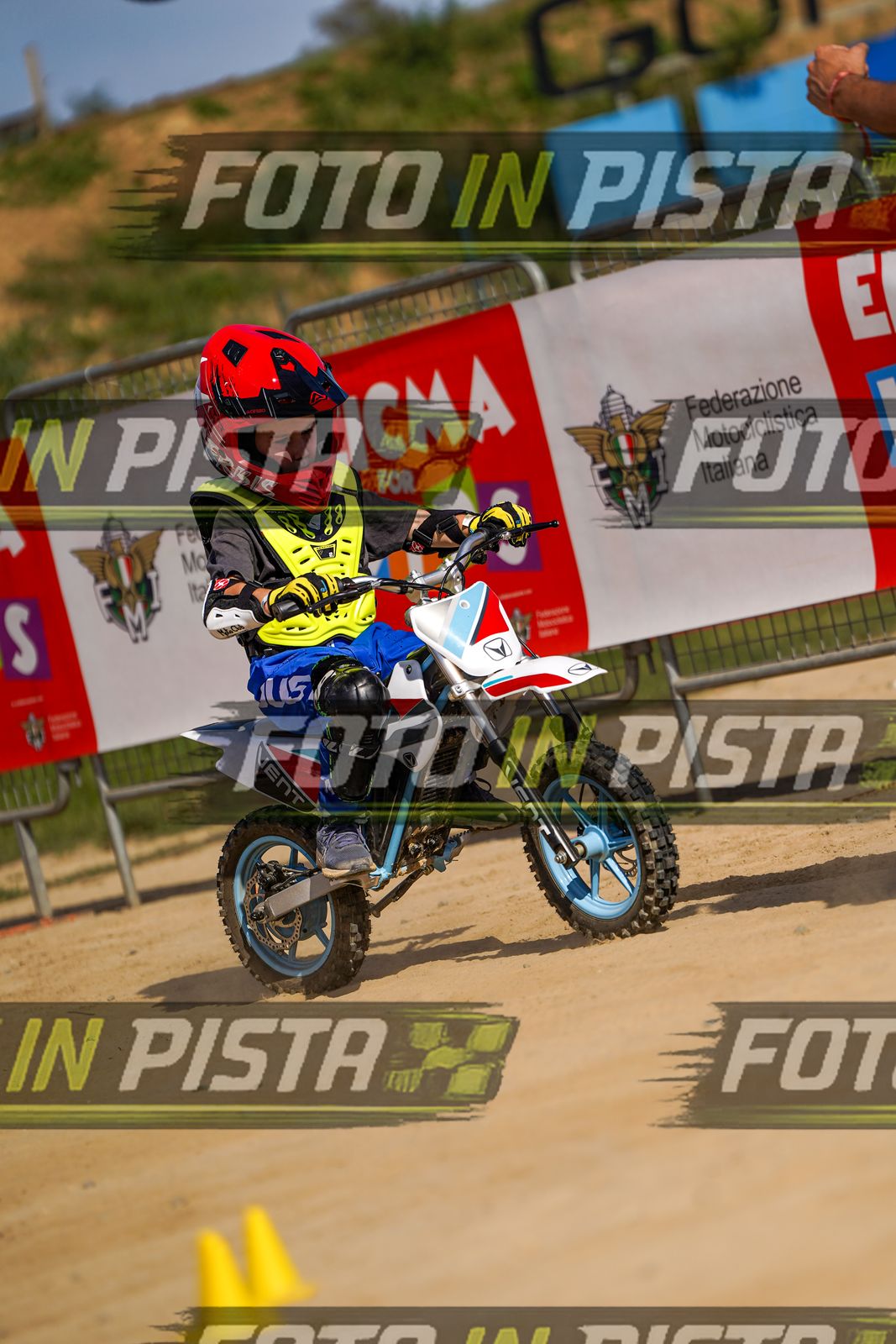 EICMA 20-09 15:00-16:00 · DOS04554