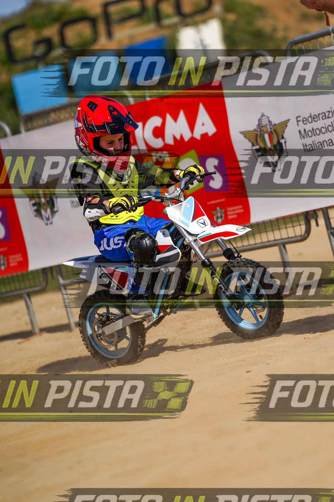 EICMA 20-09 15:00-16:00 · DOS04555