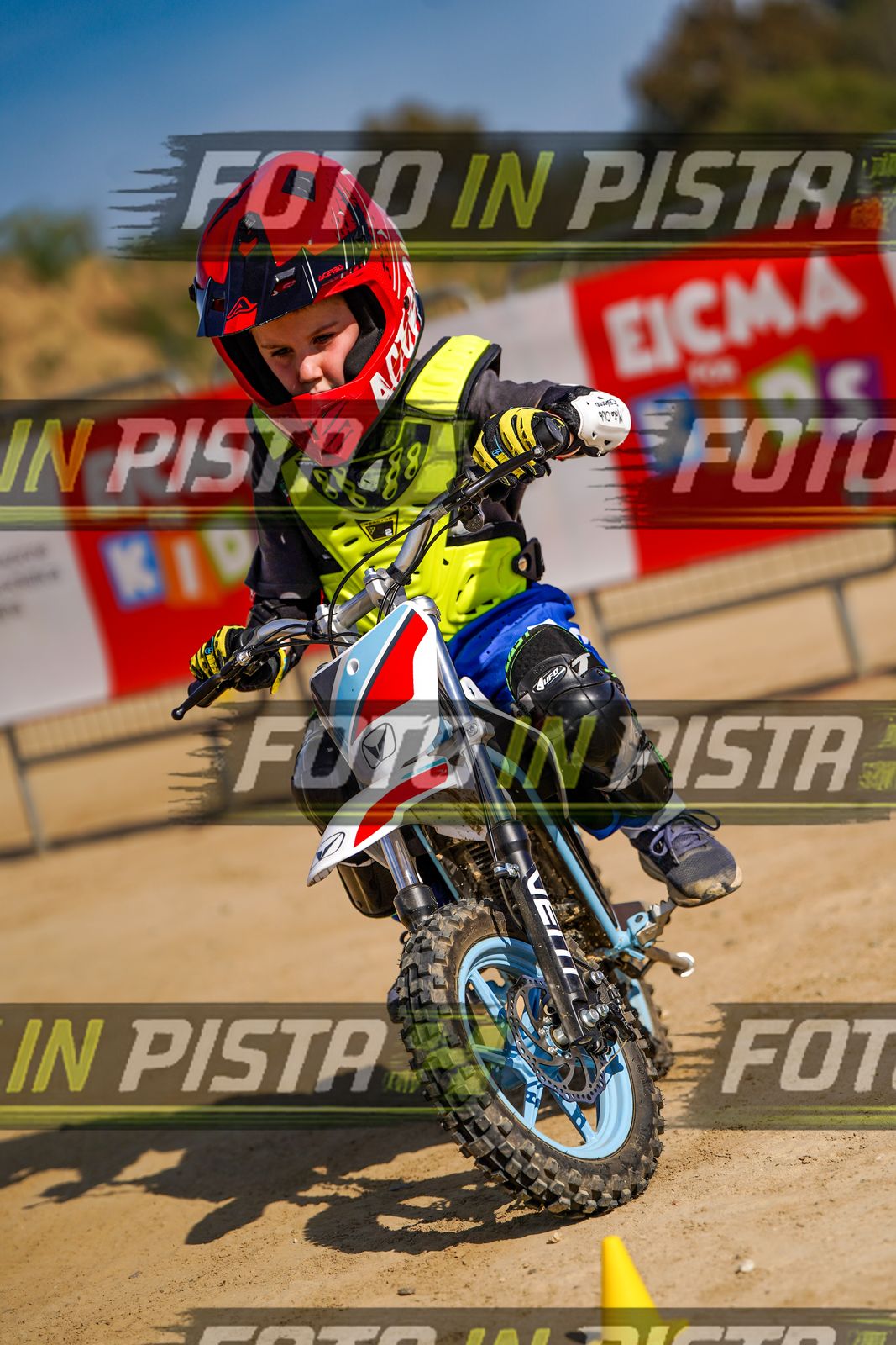 EICMA 20-09 15:00-16:00 · DOS04557
