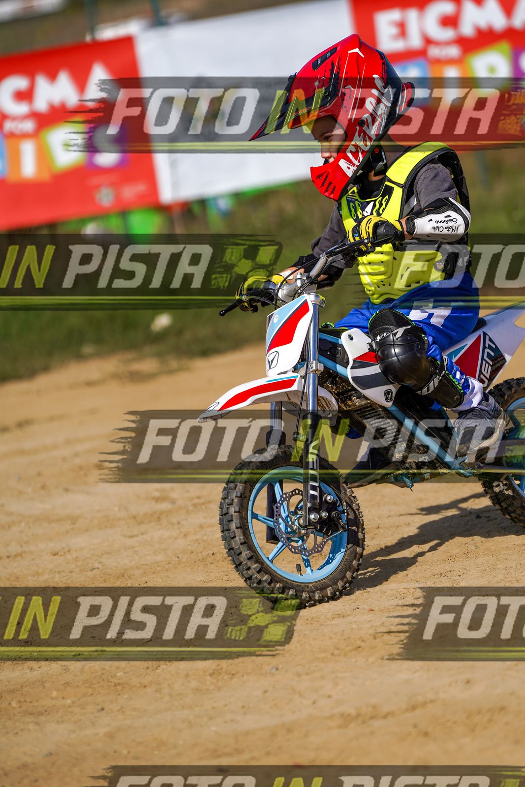 EICMA 20-09 15:00-16:00 · DOS04572