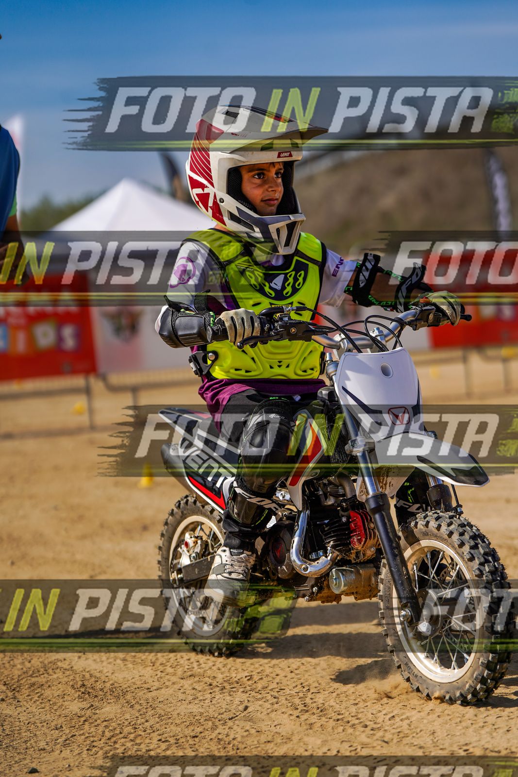 EICMA 20-09 15:00-16:00 · DOS04580
