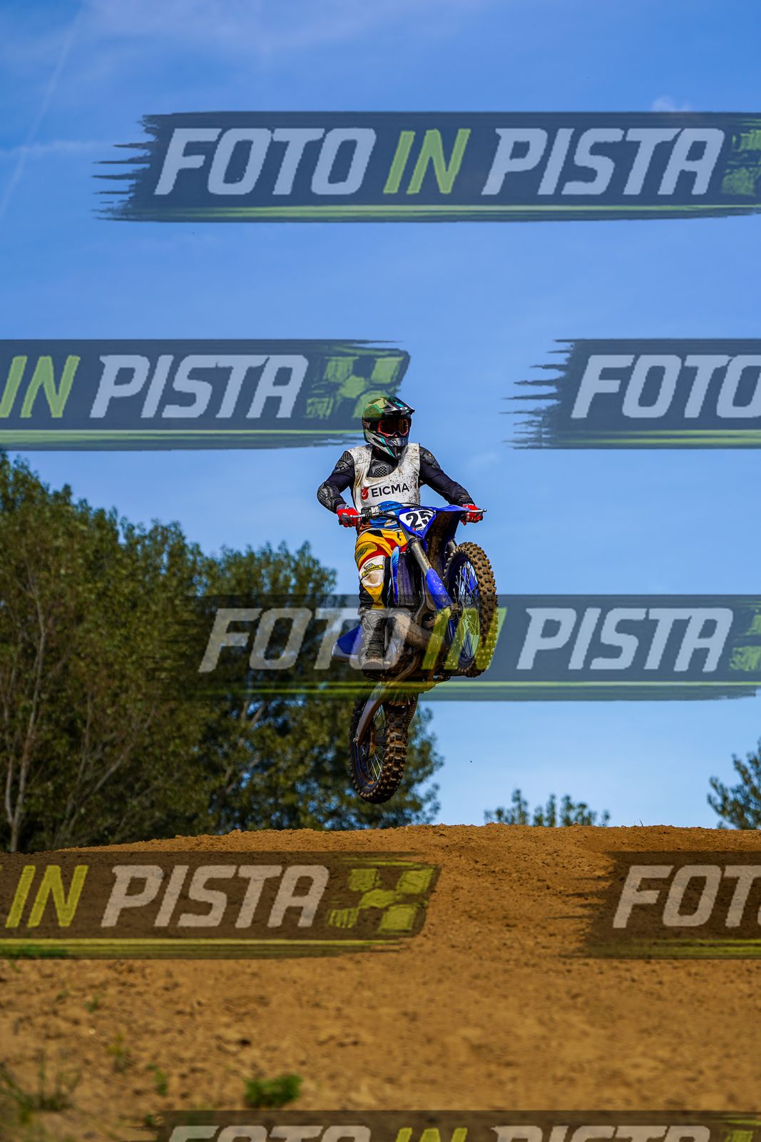 EICMA 20-09 15:00-16:00 · DOS04802