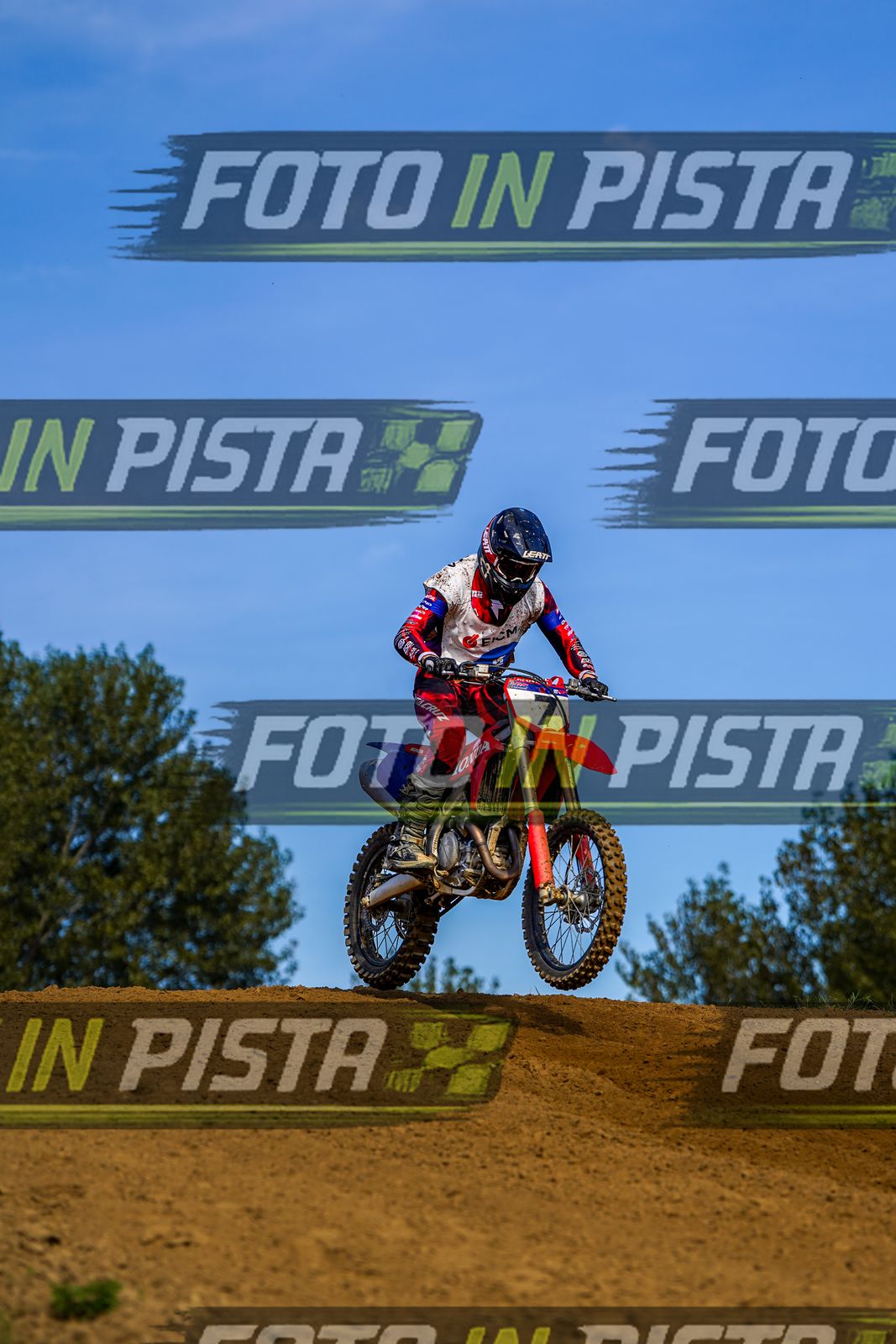 EICMA 20-09 15:00-16:00 · DOS04817