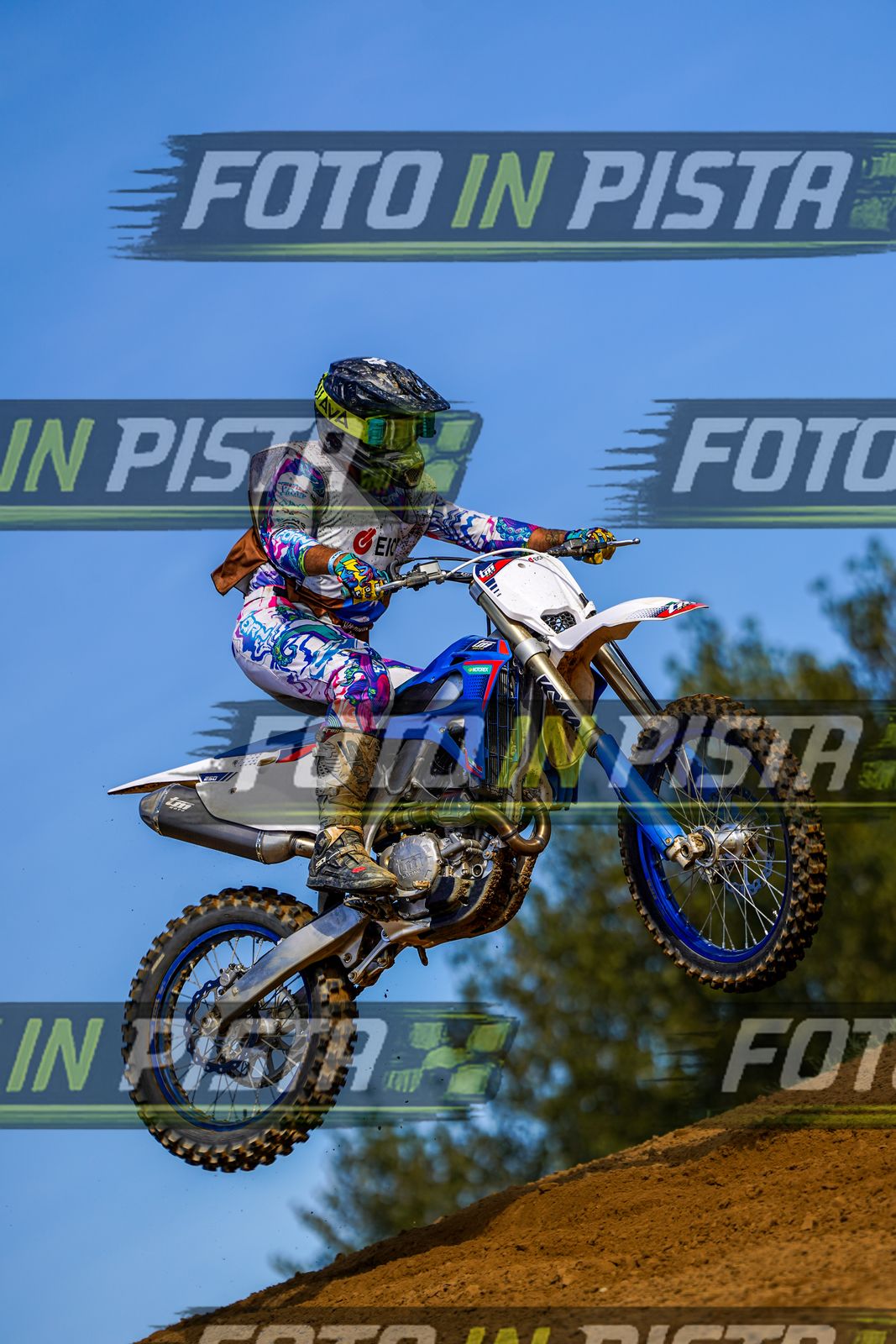 EICMA 20-09 15:00-16:00 · DOS04854