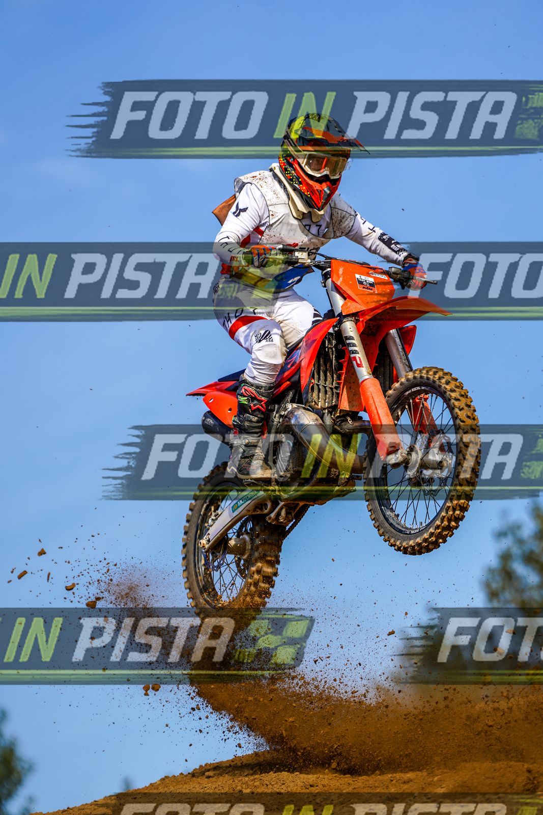 EICMA 20-09 15:00-16:00 · DOS04893
