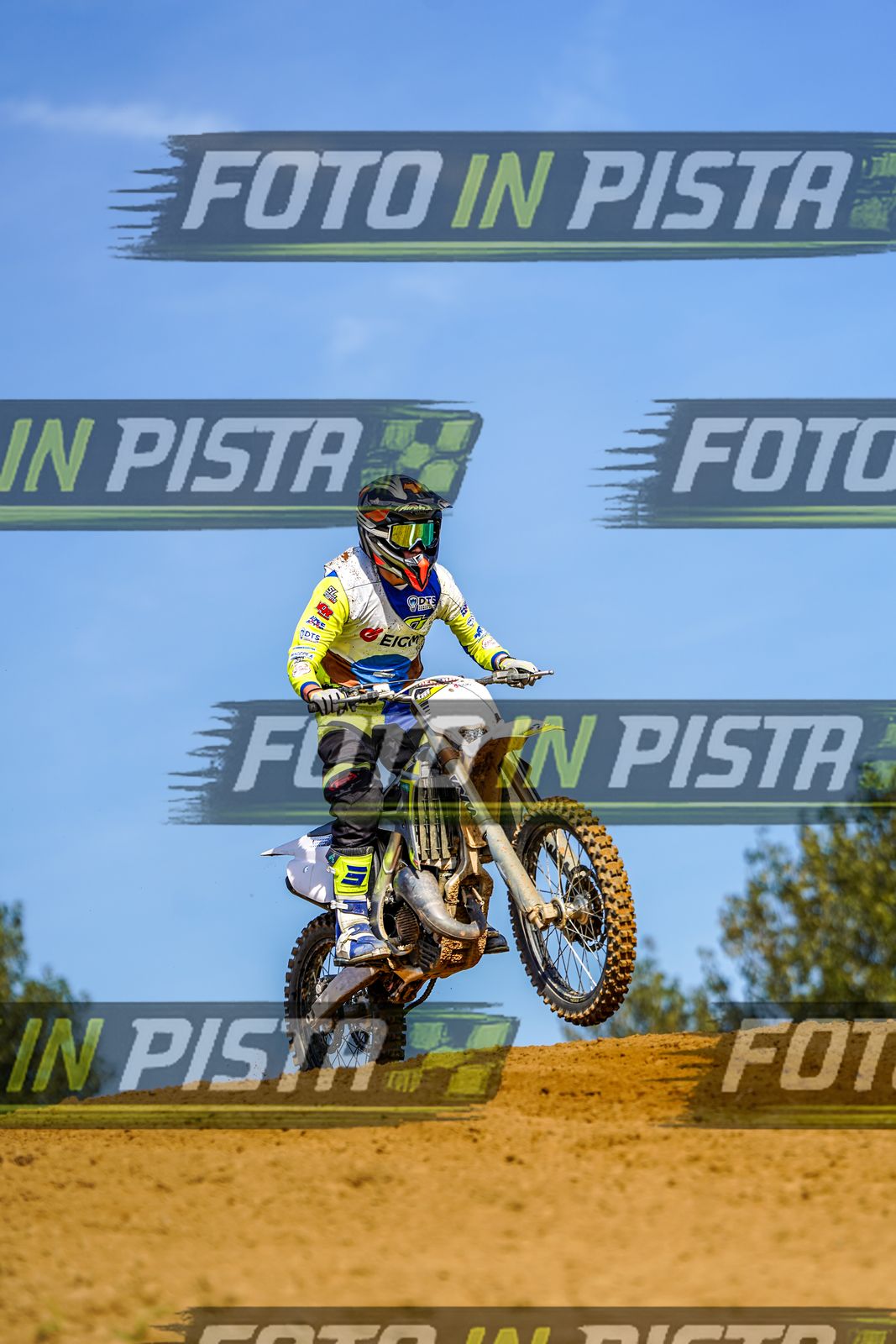 EICMA 20-09 15:00-16:00 · DOS04942