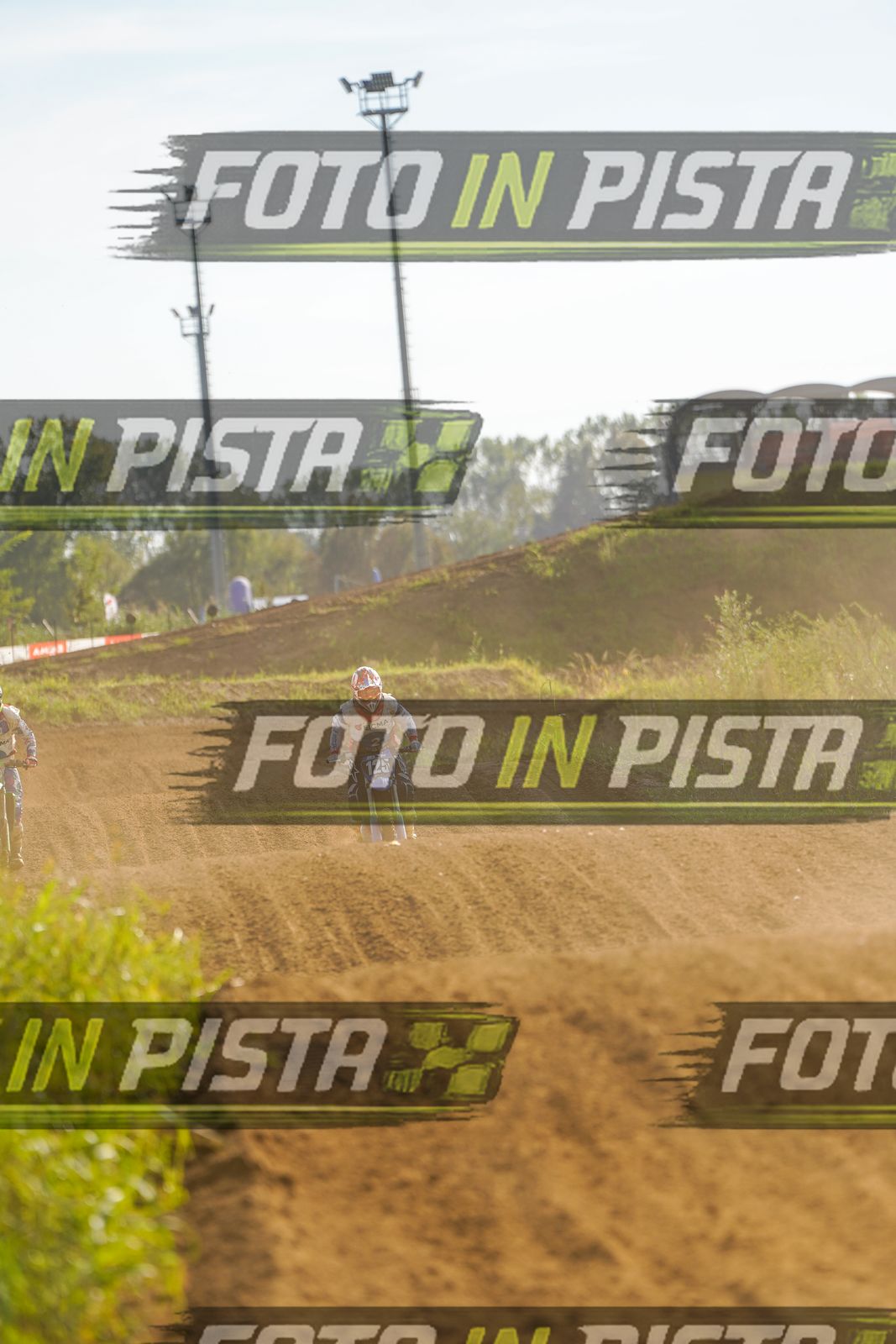 EICMA 20-09 16:00-17:00 · DOS05175