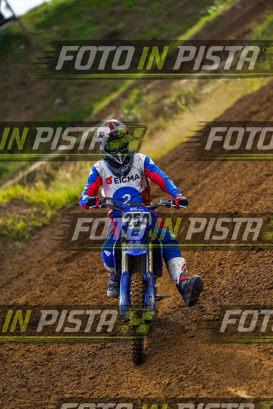 EICMA 20-09 17:00-18:00 · DOS05228