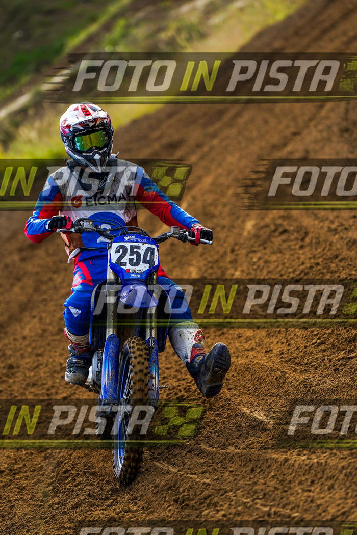 EICMA 20-09 17:00-18:00 · DOS05230
