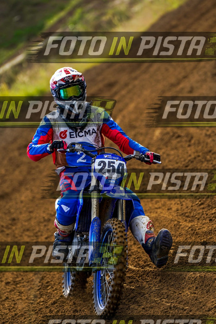 EICMA 20-09 17:00-18:00 · DOS05231