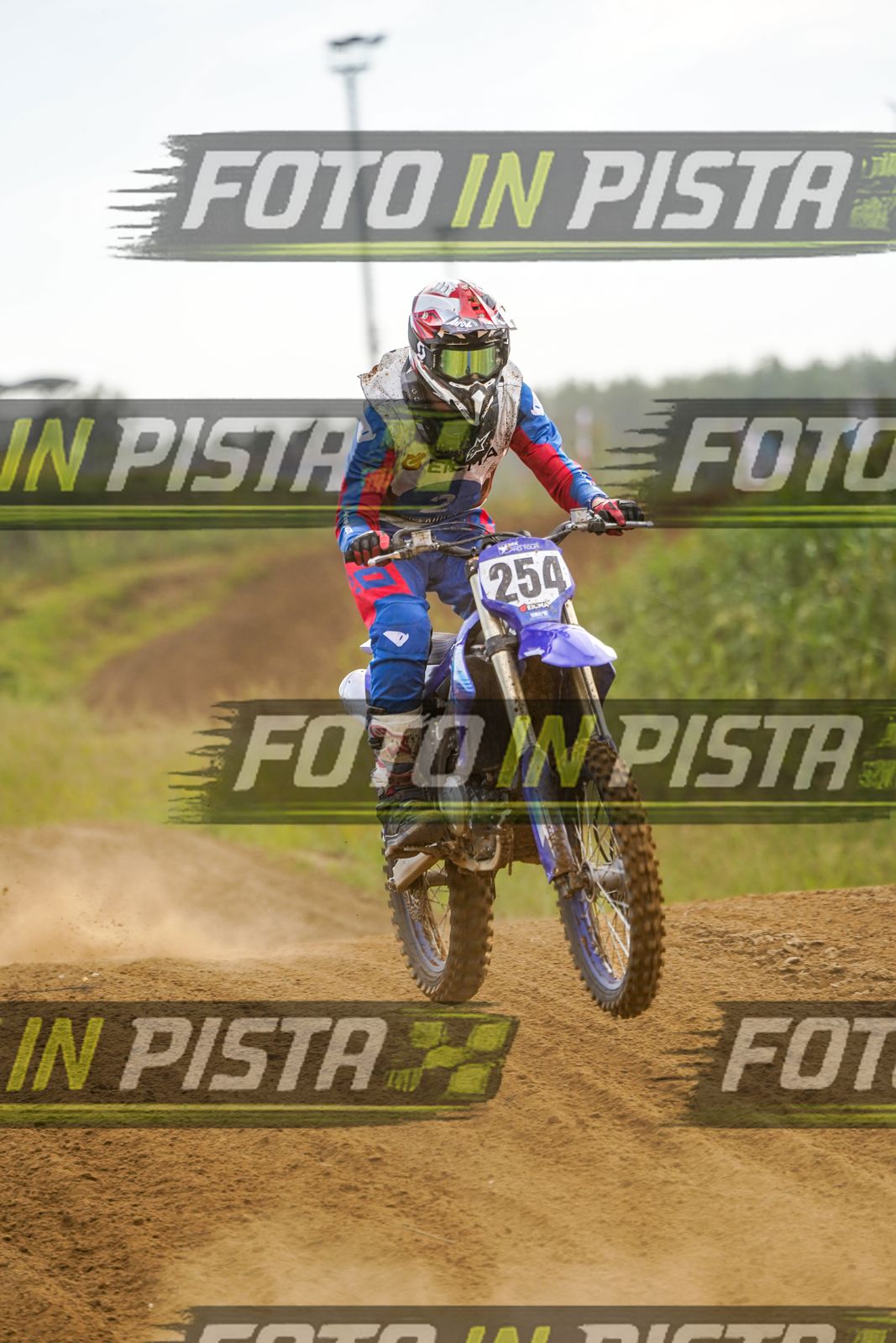 EICMA 20-09 17:00-18:00 · DOS05255