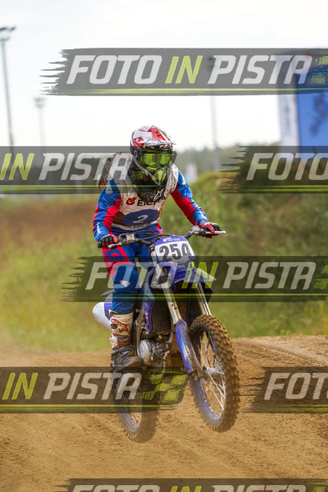 EICMA 20-09 17:00-18:00 · DOS05256
