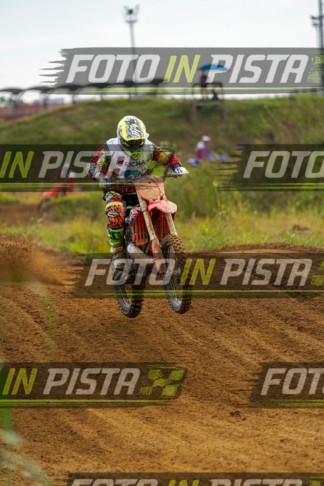EICMA 20-09 17:00-18:00 · DOS05274