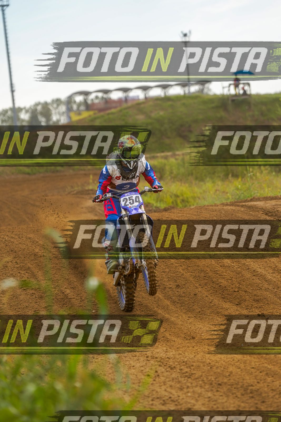EICMA 20-09 17:00-18:00 · DOS05284
