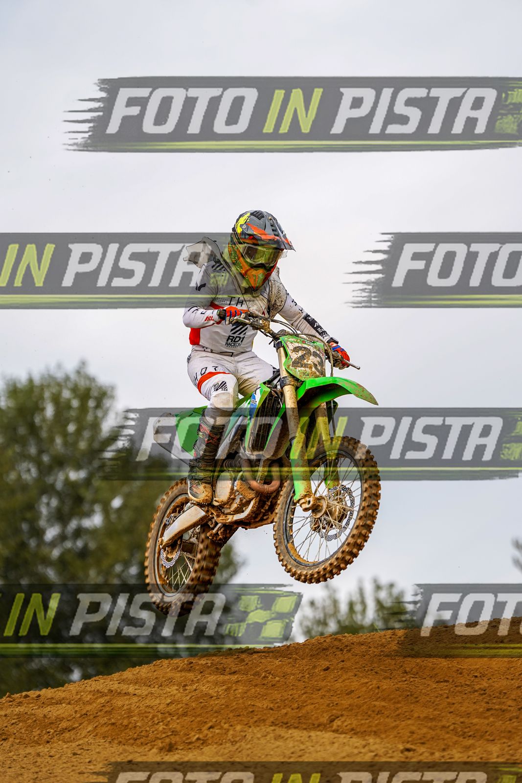 EICMA 20-09 17:00-18:00 · DOS05298