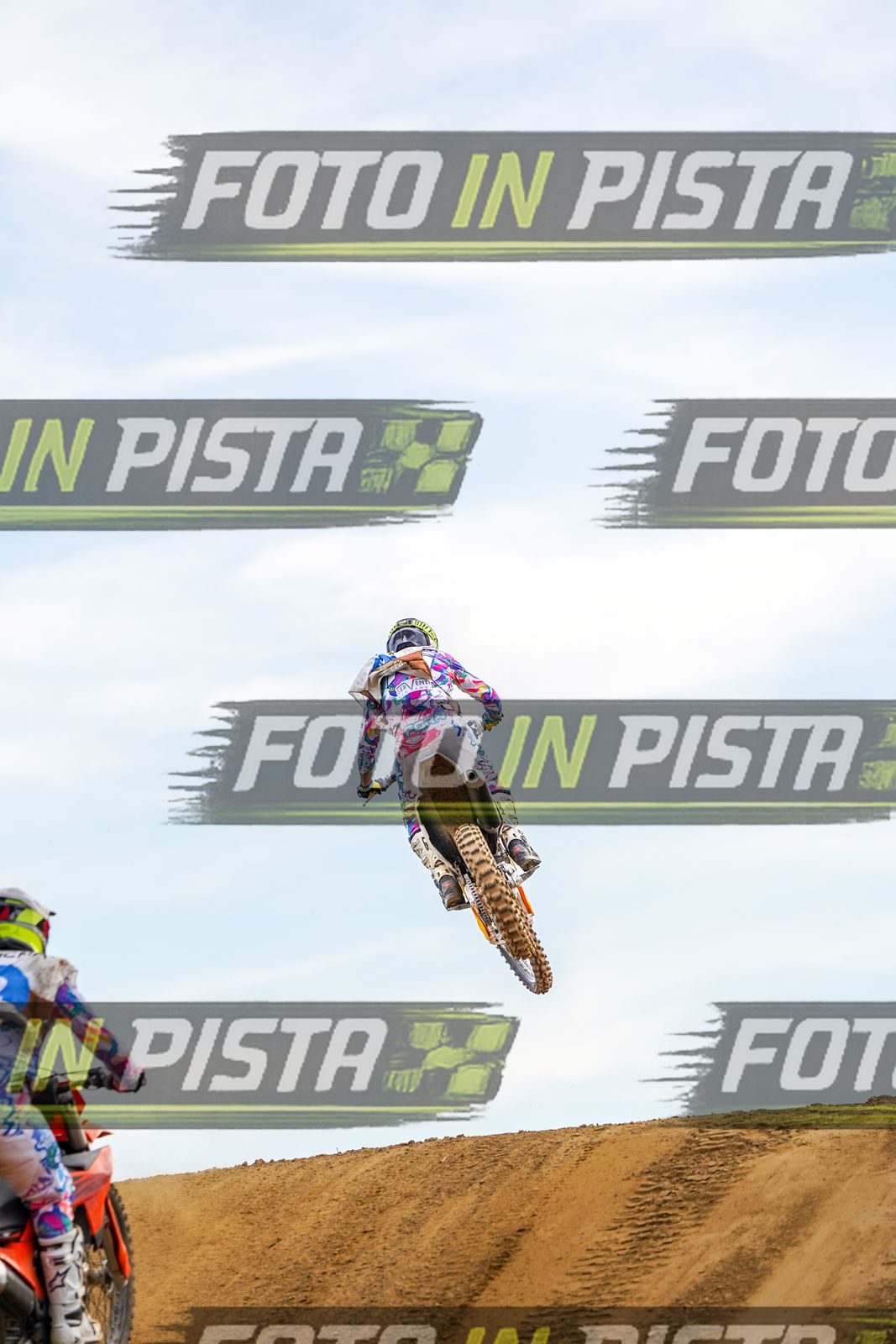 EICMA 20-09 17:00-18:00 · DOS05338