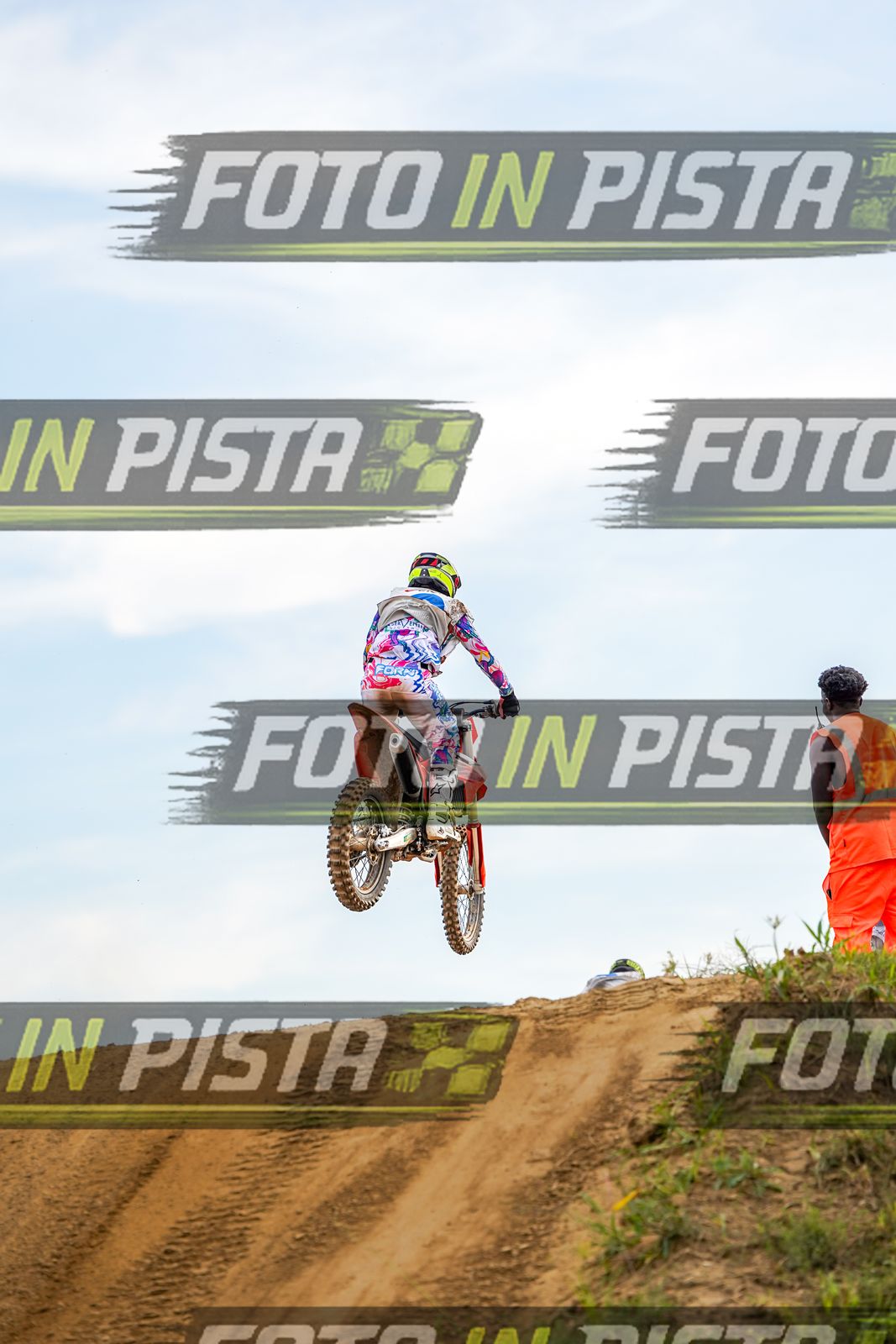 EICMA 20-09 17:00-18:00 · DOS05341