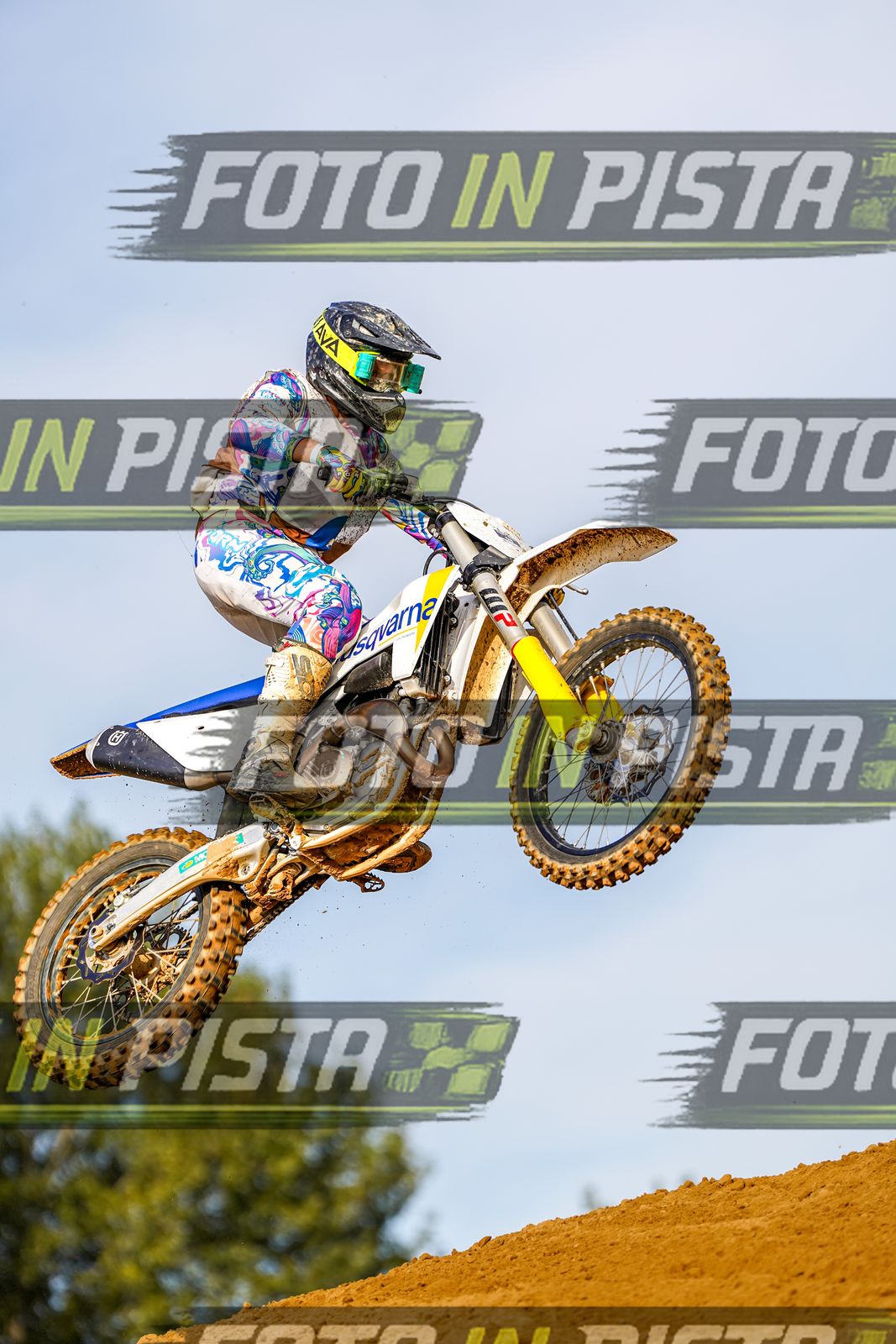 EICMA 20-09 17:00-18:00 · DOS05421