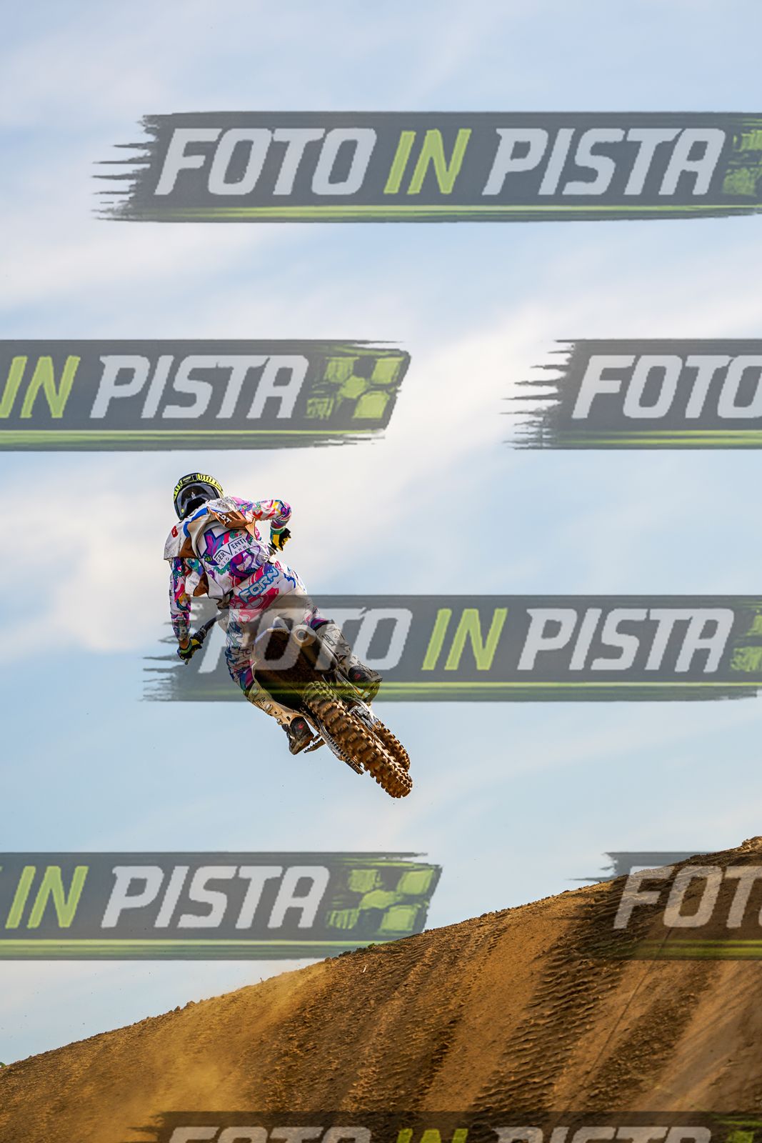 EICMA 20-09 17:00-18:00 · DOS05424