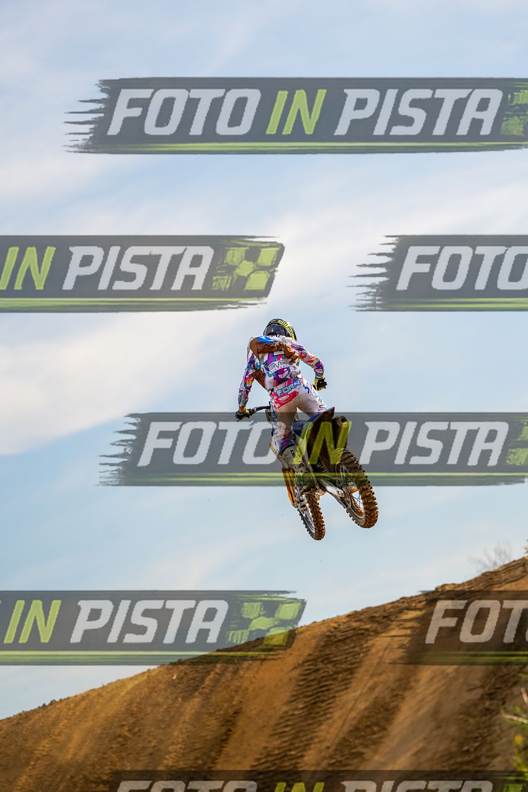 EICMA 20-09 17:00-18:00 · DOS05427