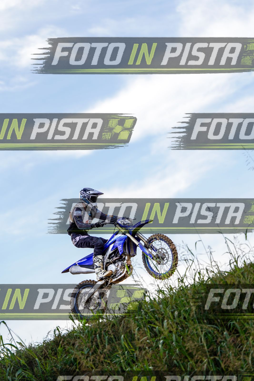 EICMA 20-09 17:00-18:00 · DOS05476