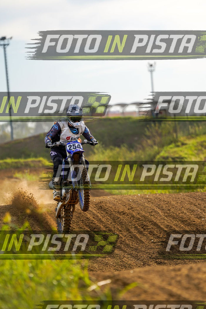 EICMA 20-09 17:00-18:00 · DOS05493
