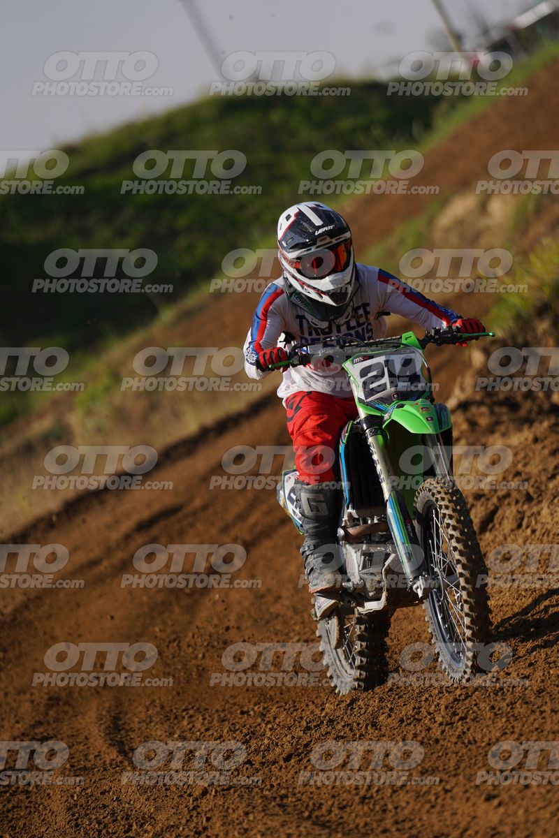241 KAWASAKI · DOS05760