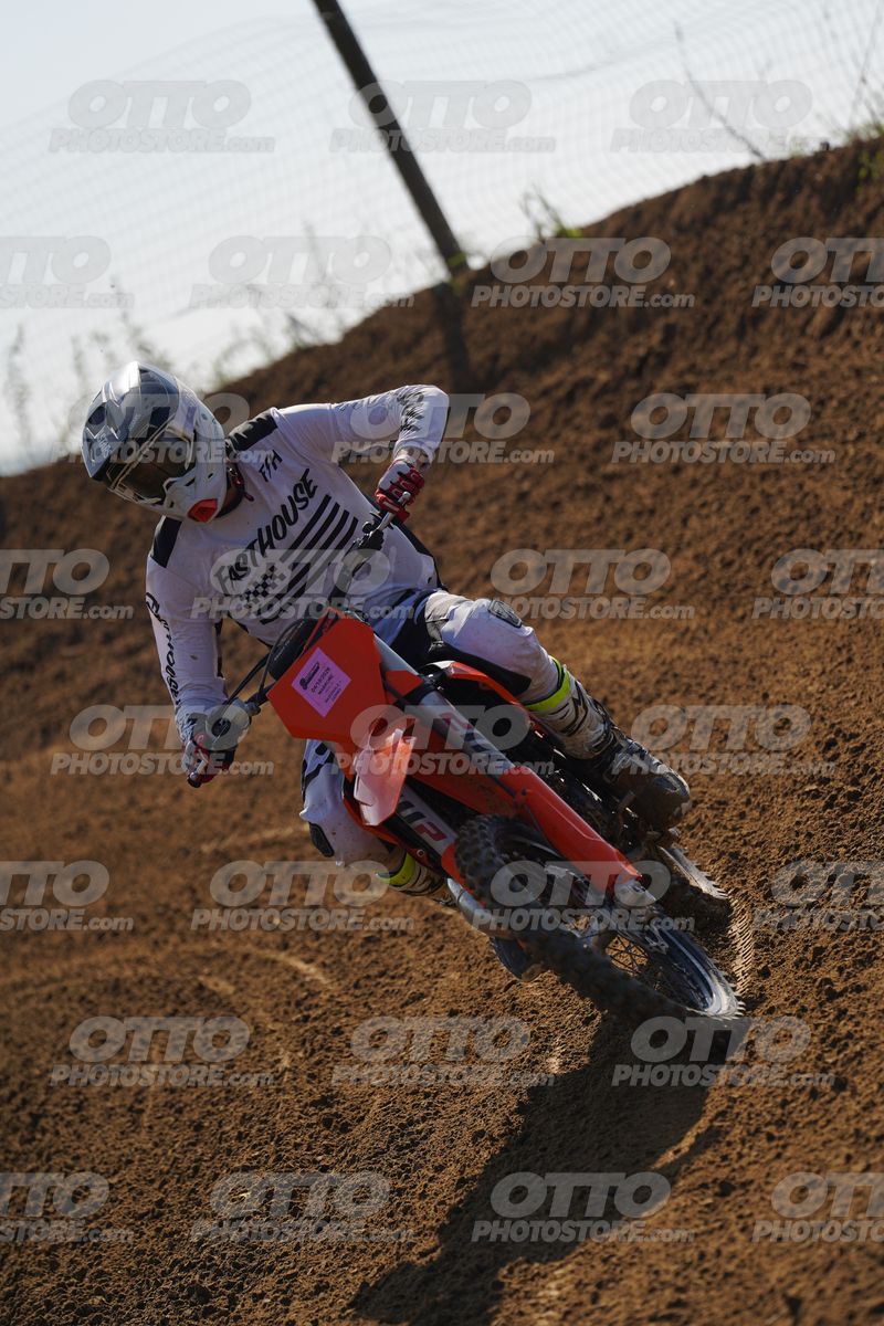 00 KTM · DOS06289