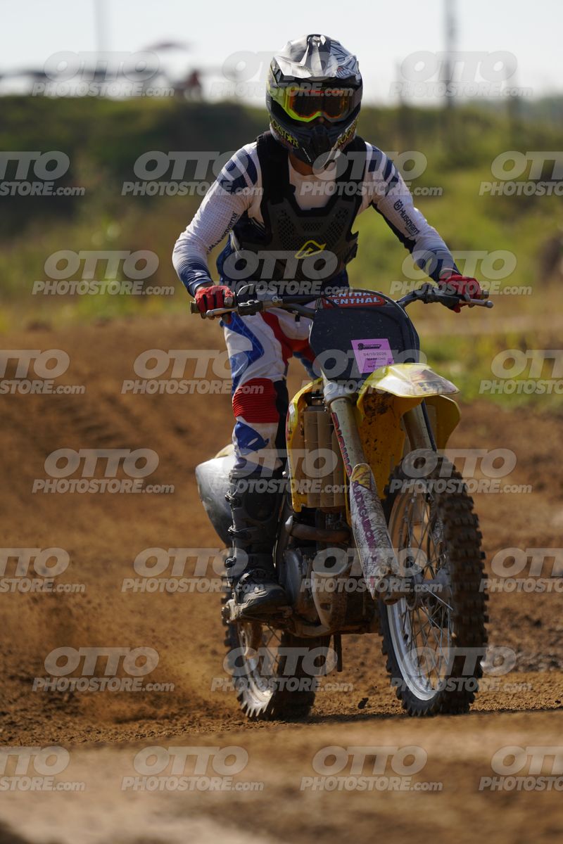 SUZUKI YELLOW · DOS06800