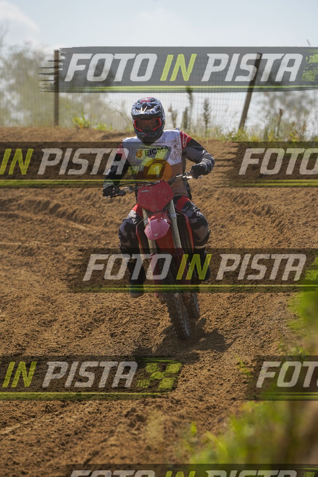 EICMA 19-09 14:00-15:00 · DOS08810