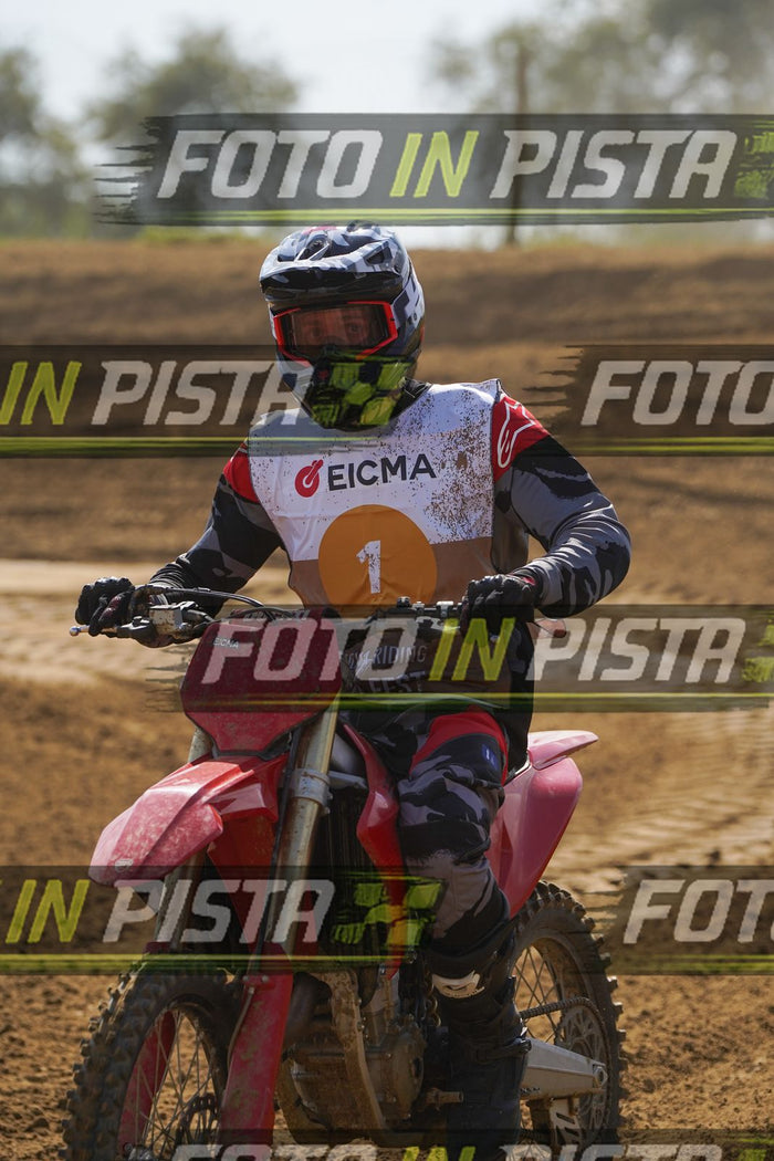 EICMA 19-09 14:00-15:00 · DOS08813