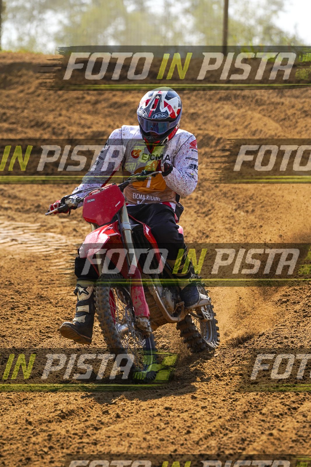 EICMA 19-09 14:00-15:00 · DOS08899