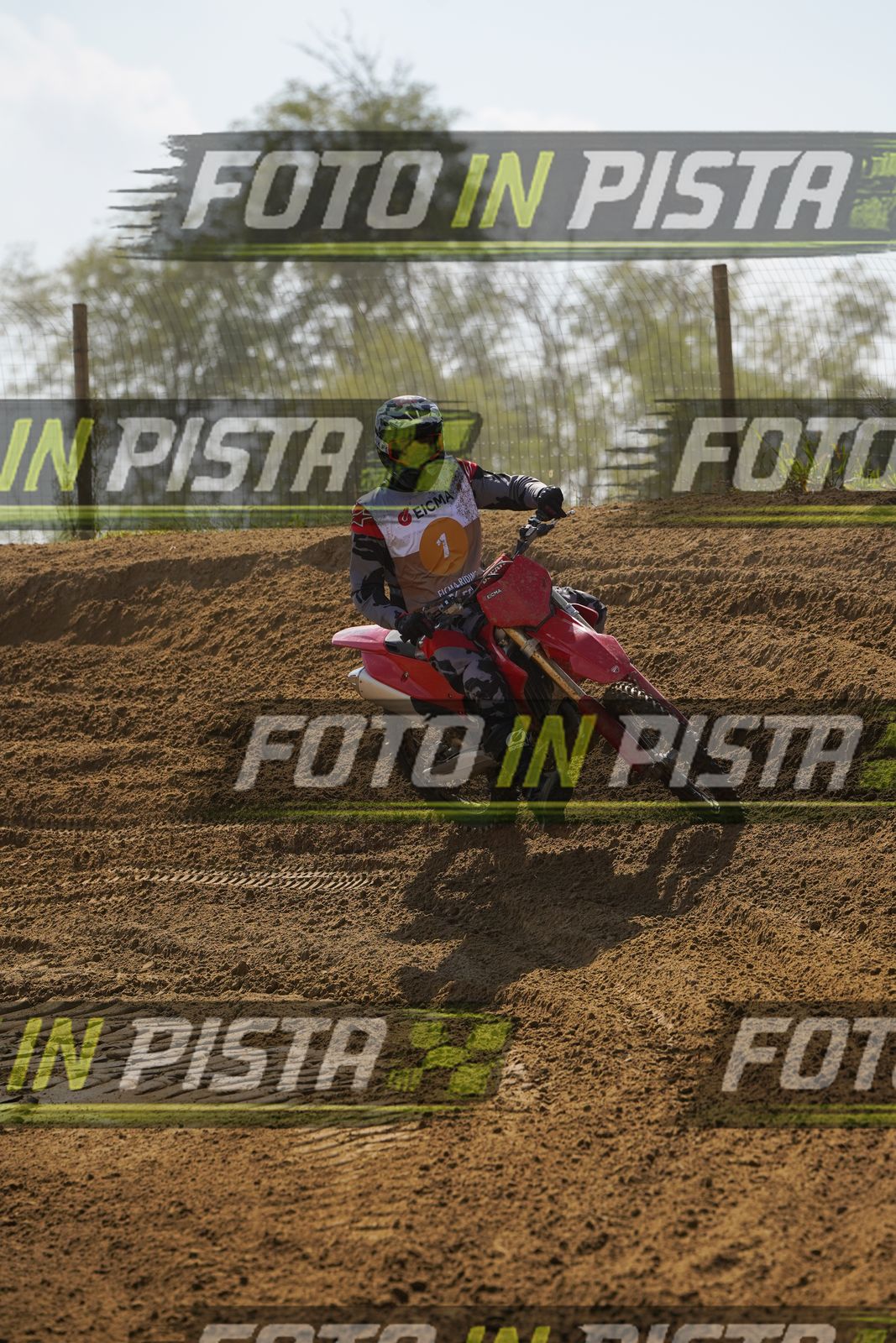 EICMA 19-09 14:00-15:00 · DOS08907