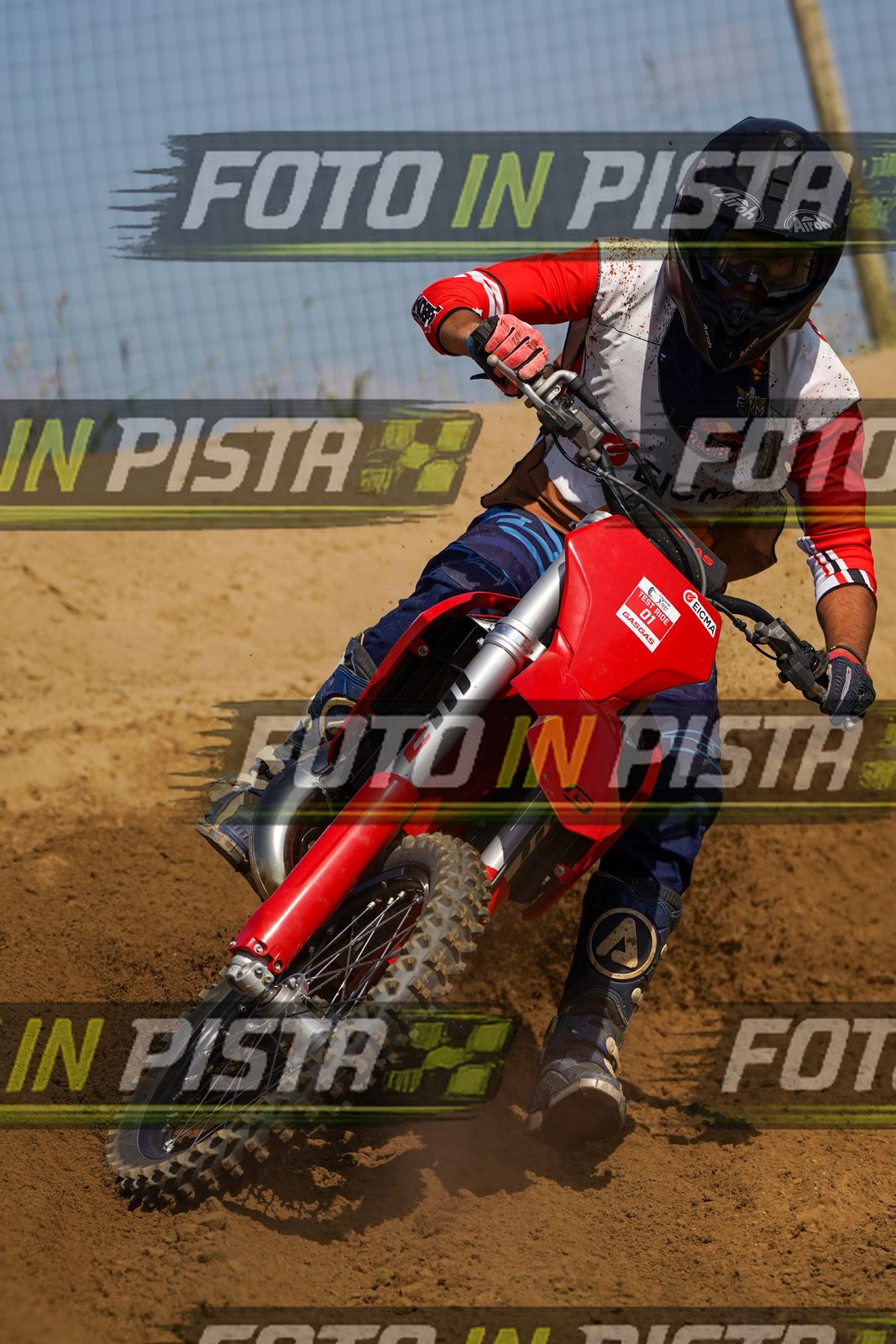 EICMA 19-09 14:00-15:00 · DOS09666